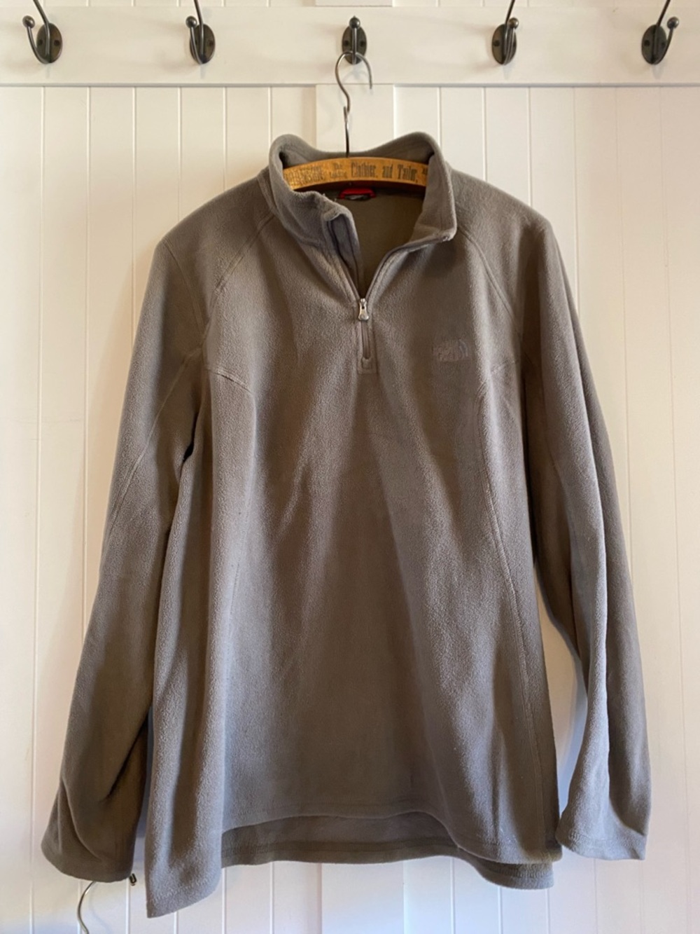 The North Face Men's Gray Half-Zip Fleece Pullover